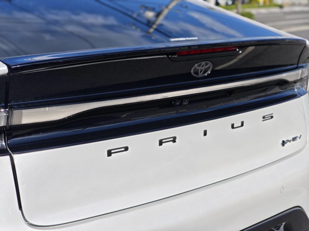 岡山市のお客様にコーティングメンテナンス　プリウス【nexus株式会社】