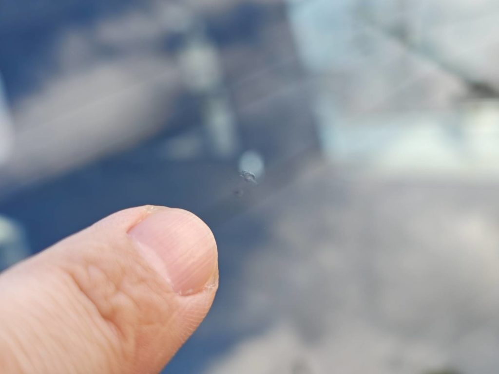 岡山市のお客様にフロントガラス飛び石修理 ジムニー【nexus株式会社】