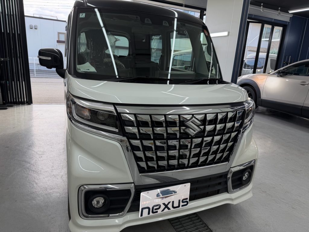 岡山市のお客様にフロントガラス飛び石修理 スペーシア【nexus株式会社】