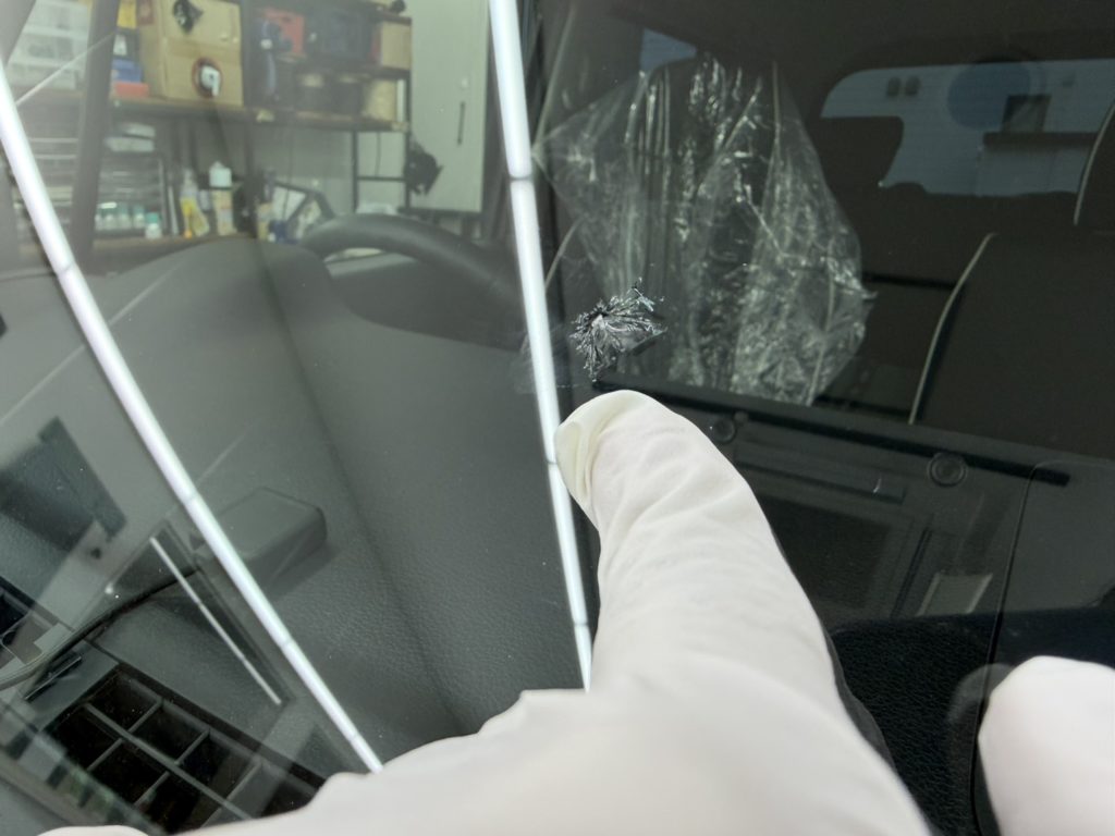 岡山市のお客様にフロントガラス飛び石修理 ハスラー【nexus株式会社】