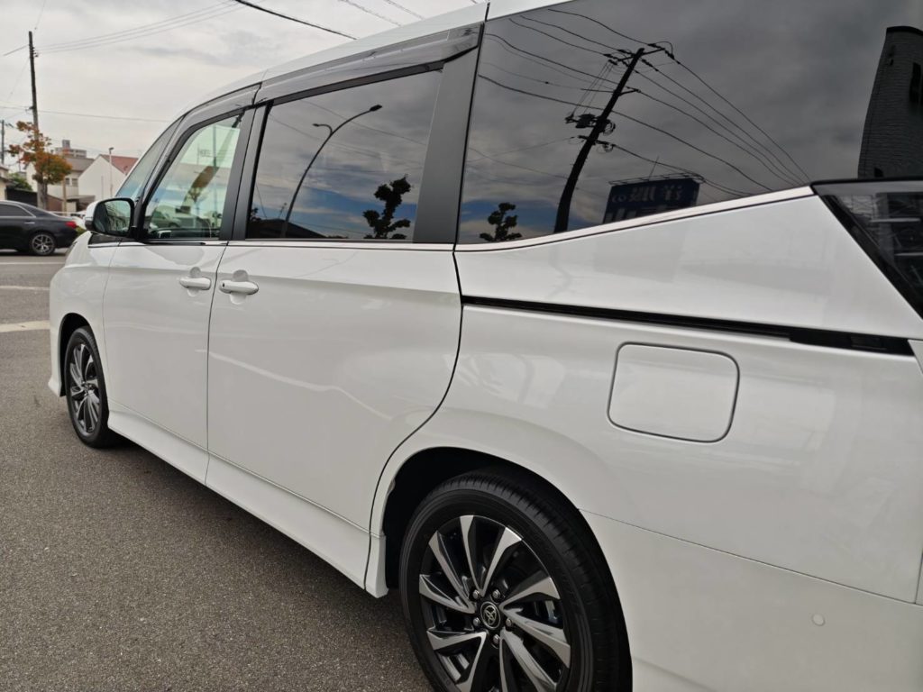 岡山市のお客様にコーティング(3D Hybrid)+フィルム(ドット対応)　VOXY【nexus株式会社】