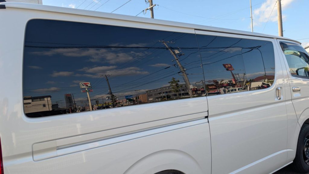 岡山市のお客様にカーフィルム(プレミアム5%) ハイエース【nexus株式会社】