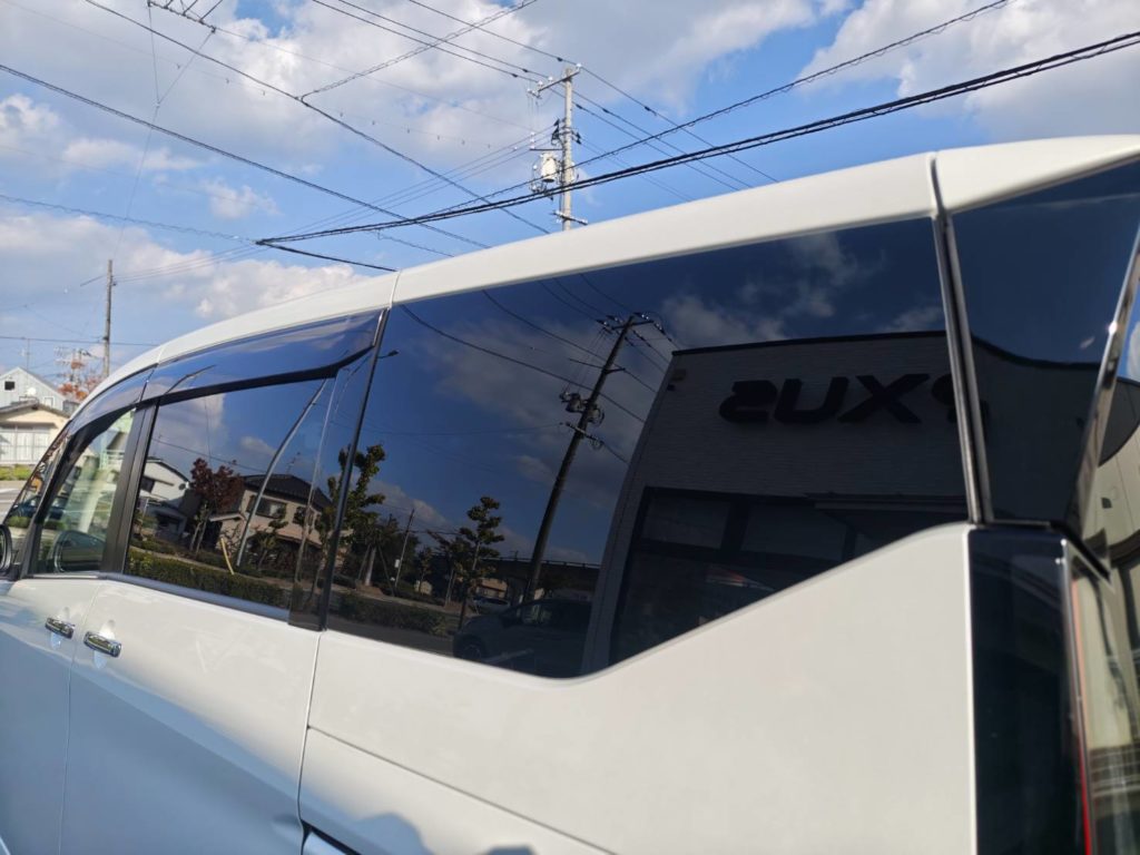 岡山市のお客様にカーフィルム(スタンダード7%) セレナ【nexus株式会社】