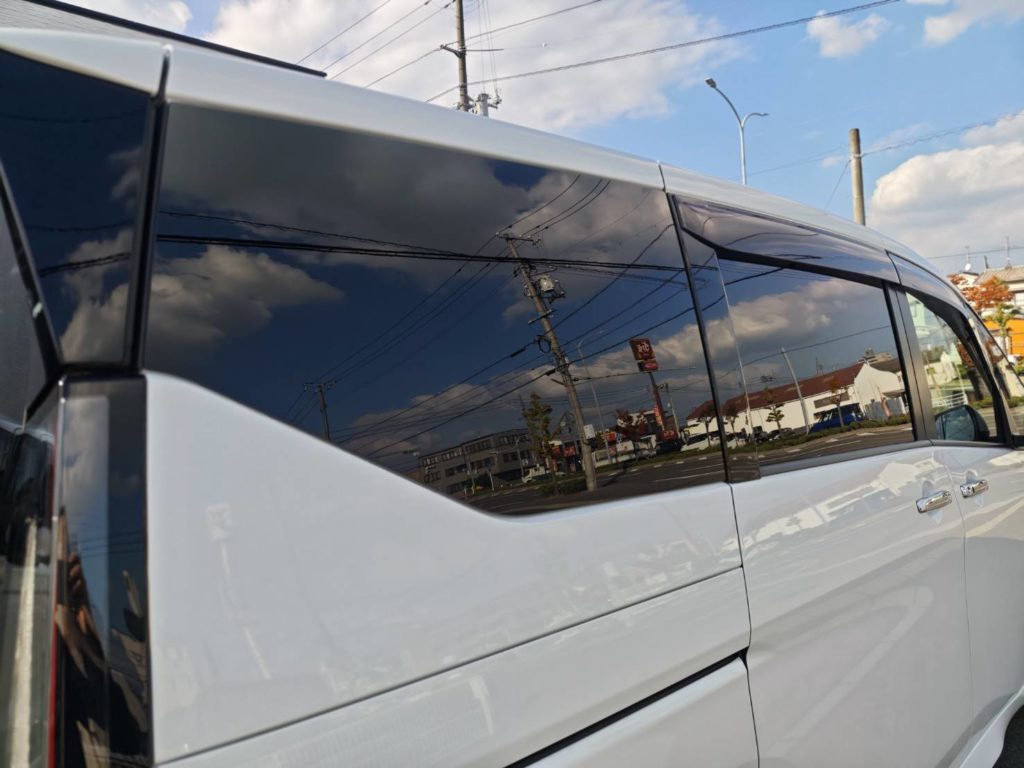 岡山市のお客様にカーフィルム(スタンダード7%) セレナ【nexus株式会社】