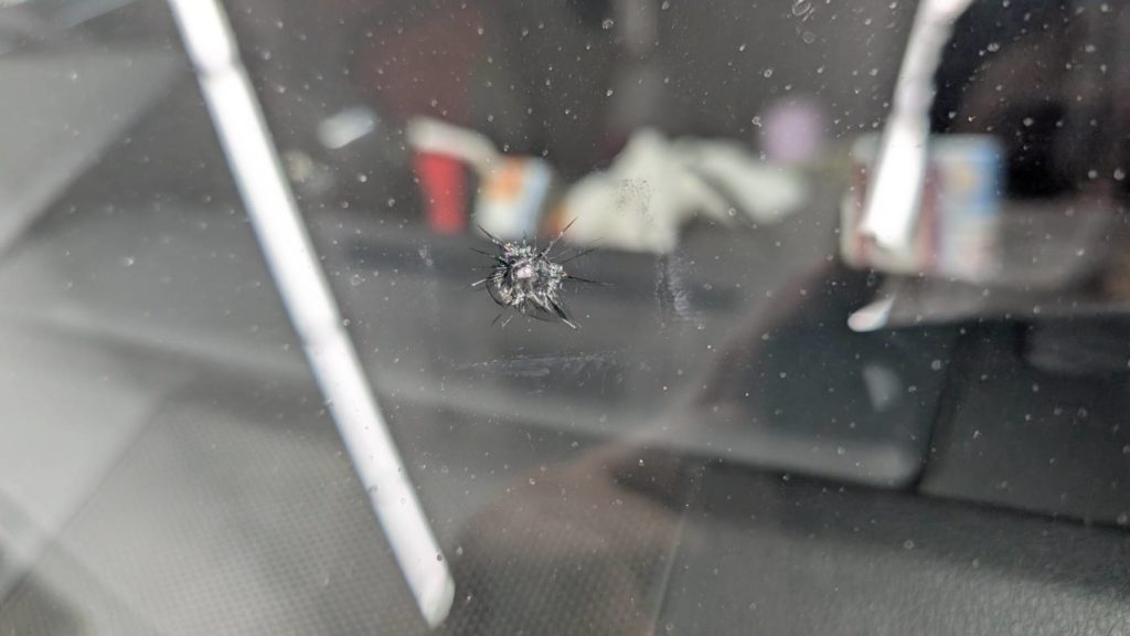 赤磐市のお客様にフロントガラス飛び石修理 ハイゼット【nexus株式会社】