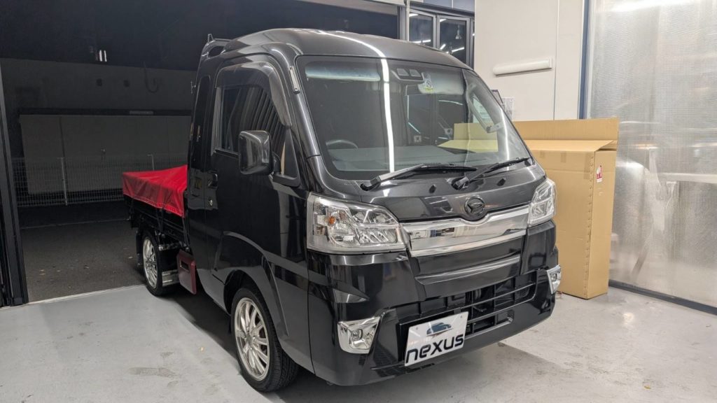 赤磐市のお客様にフロントガラス飛び石修理 ハイゼット【nexus株式会社】