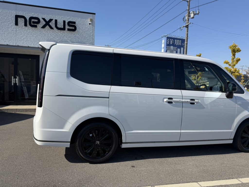 岡山市のお客様にカーフィルム(シルフィード15％) ステップワゴン【nexus株式会社】