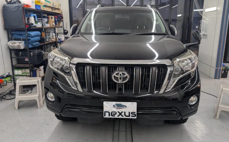 岡山市のお客様にフロントガラス交換　プラド【nexus株式会社】