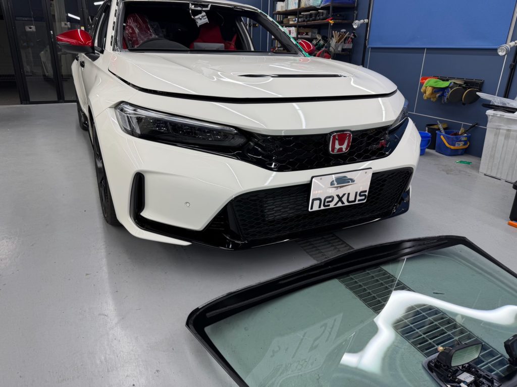 倉敷市のお客様にフロントガラス交換　シビック【nexus株式会社】