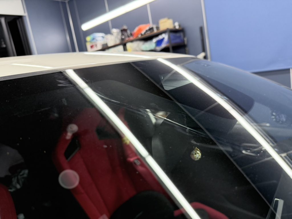 倉敷市のお客様にフロントガラス交換　シビック【nexus株式会社】