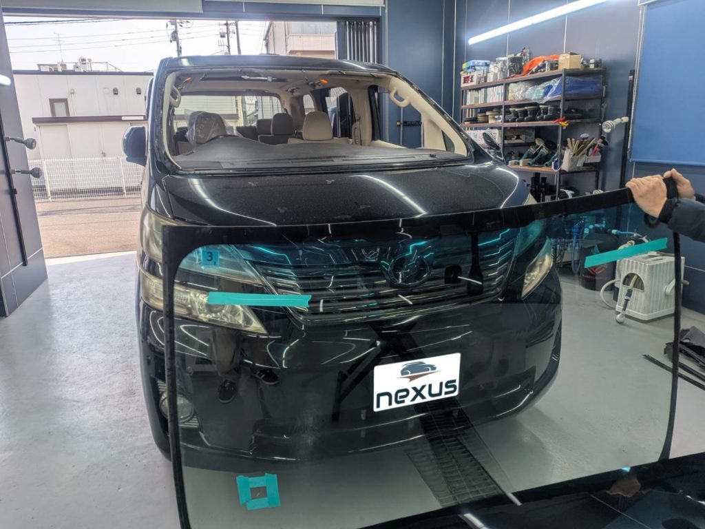 岡山市のお客様にフロントガラス交換　ヴェルファイア【nexus株式会社】