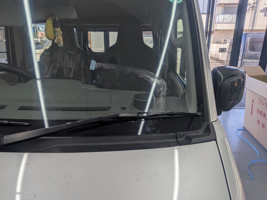 岡山市のお客様にフロントガラス交換　エブリィ【nexus株式会社】