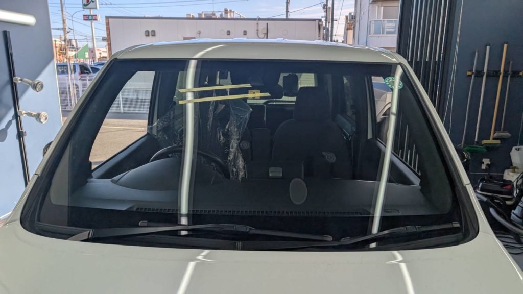 岡山市のお客様にフロントガラス交換 N-WGN【nexus株式会社】