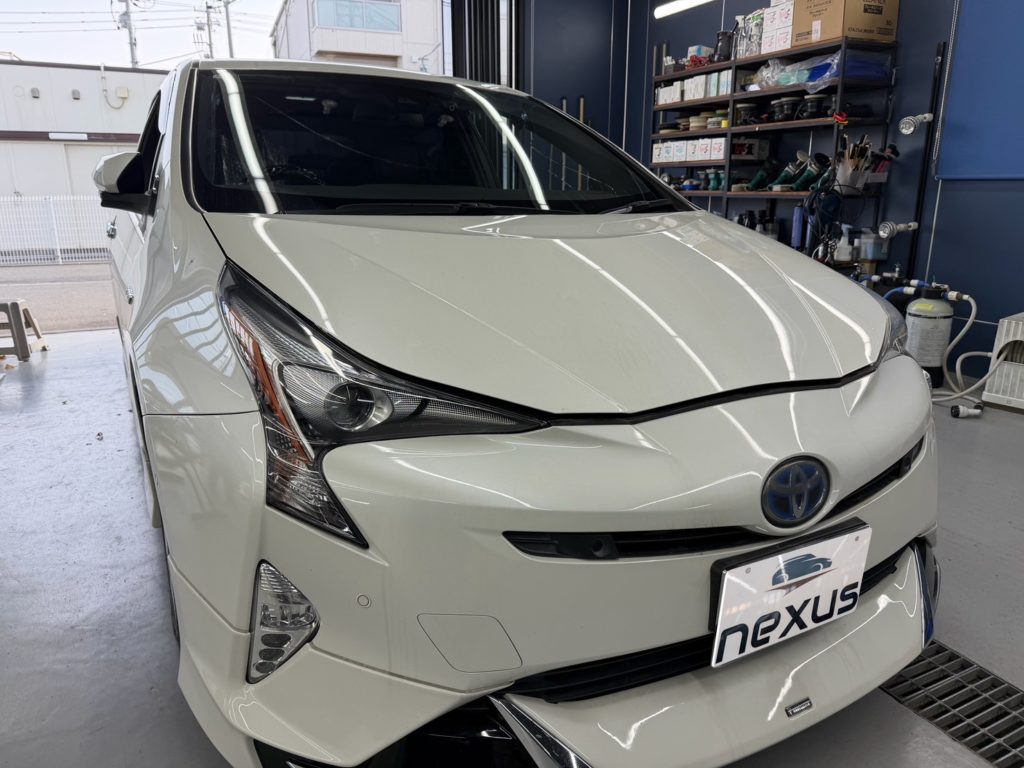 岡山市のお客様にフロントガラス交換　プリウス【nexus株式会社】