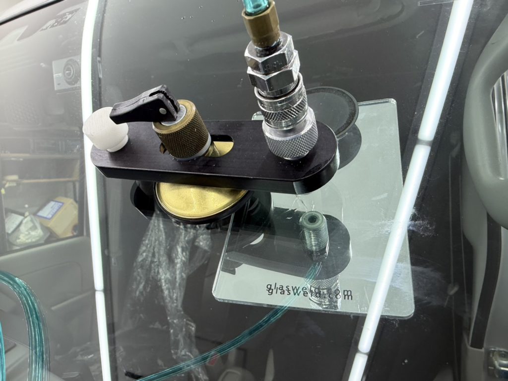 千葉県のお客様にフロントガラス飛び石修理　クリッパー【nexus株式会社】