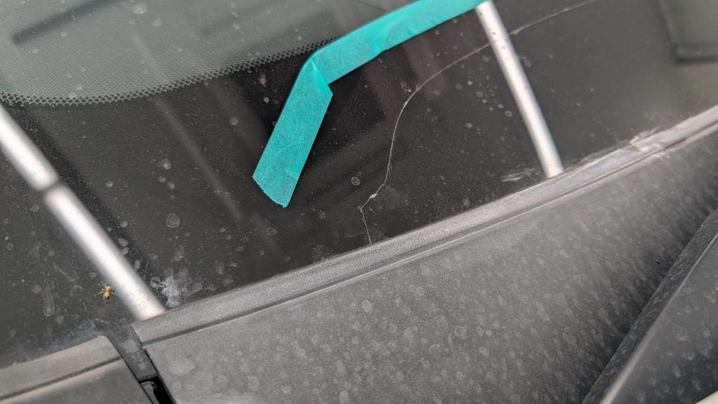 倉敷市のお客様にフロントガラス交換　アルファード【nexus株式会社】