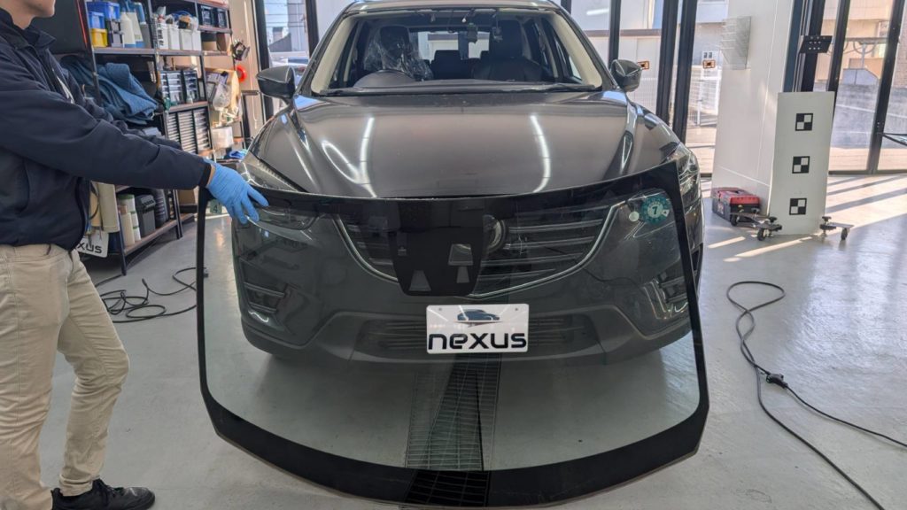 岡山市のお客様にフロントガラス交換　CX-5【nexus株式会社】