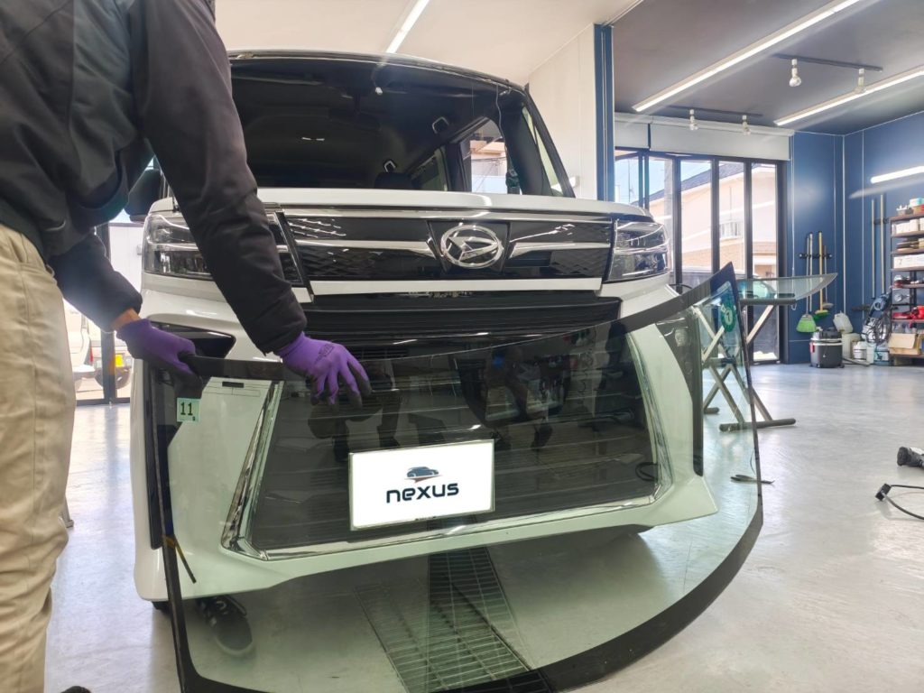 岡山市のお客様にフロントガラス交換　タント【nexus株式会社】