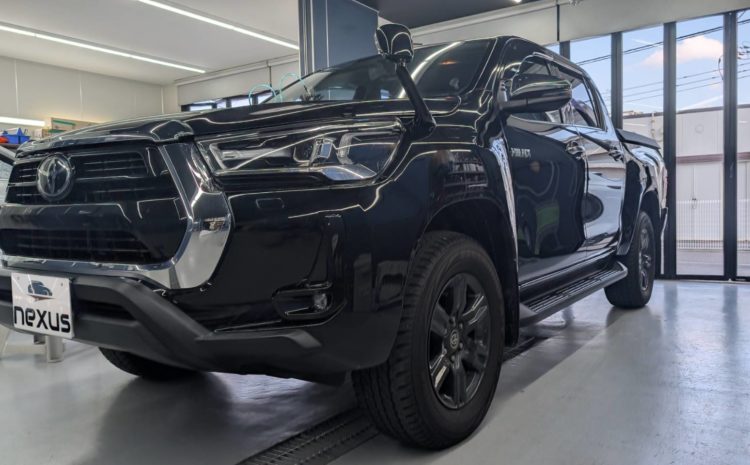 岡山市のお客様にフロントガラス飛び石修理　ハイラックス【nexus株式会社】