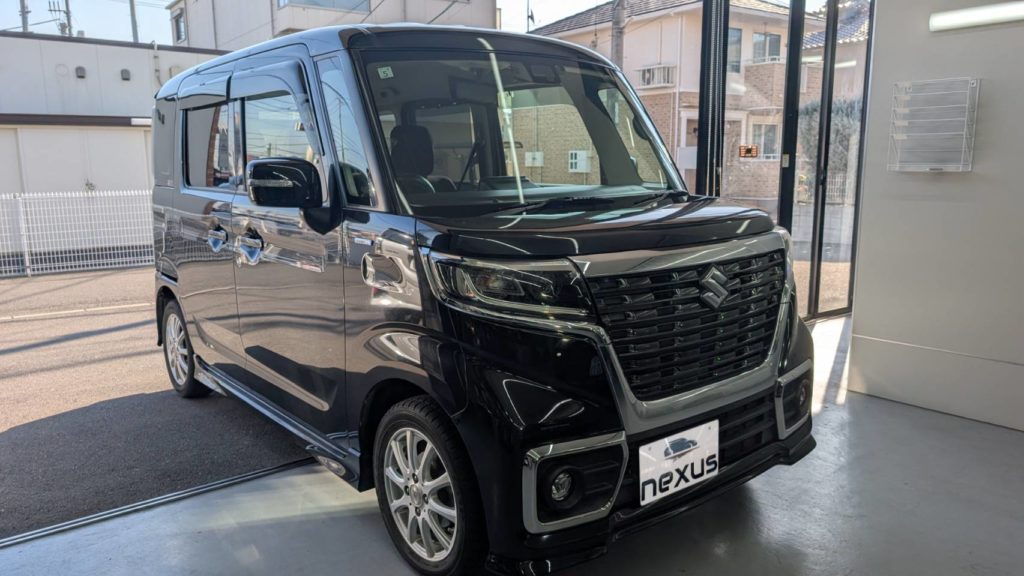 岡山市のお客様にフロントガラス飛び石修理　スペーシア【nexus株式会社】