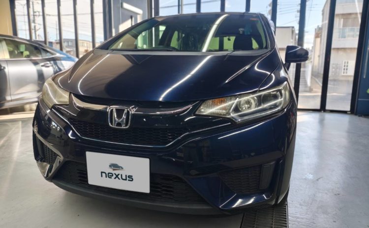 岡山市のお客様にフロントガラス飛び石修理　フィット【nexus株式会社】