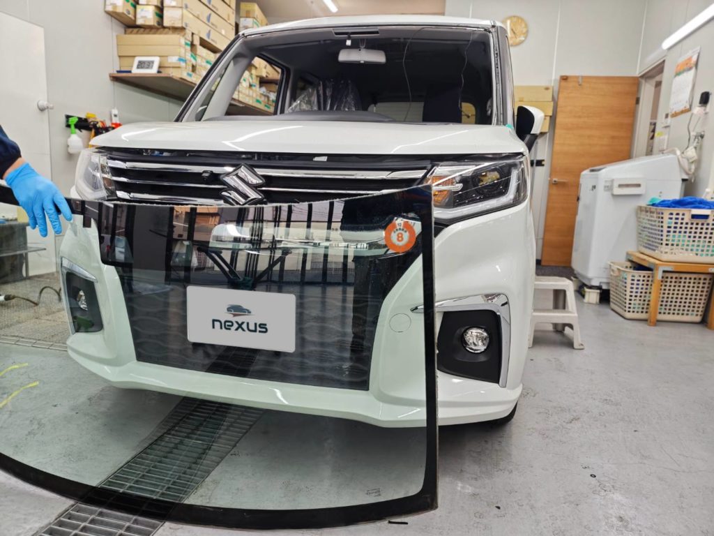 岡山市のお客様にフロントガラス交換　ソリオ【nexus株式会社】