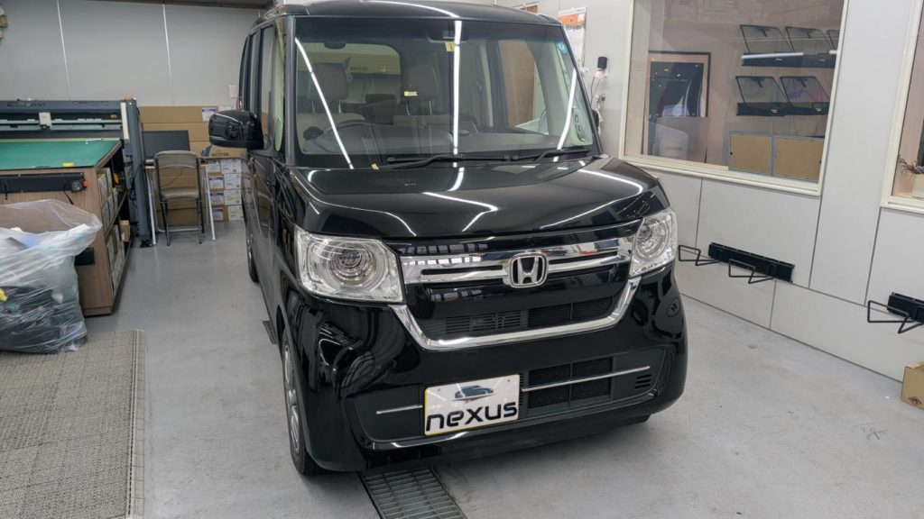 和気郡のお客様にフロントガラス交換 N-BOX【nexus株式会社】