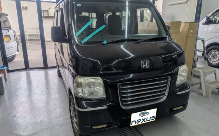 岡山市のお客様にフロントガラス交換　バモスホビオ【nexus株式会社】