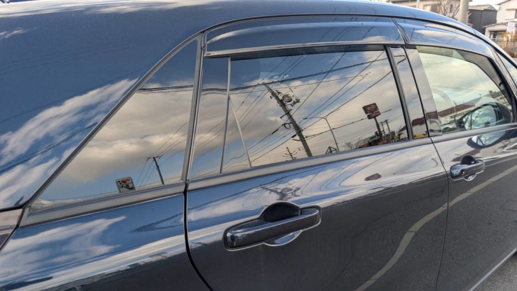 倉敷市のお客様にカーフィルム(シルフィード20％) フィット【nexus株式会社】