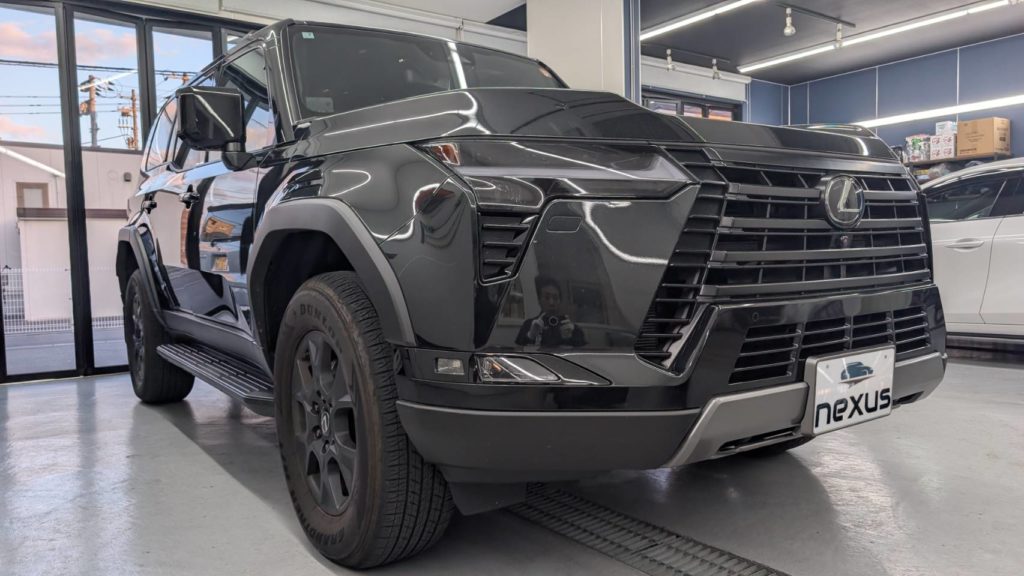 瀬戸内市のお客様にフロントガラス飛び石修理　GX550【nexus株式会社】