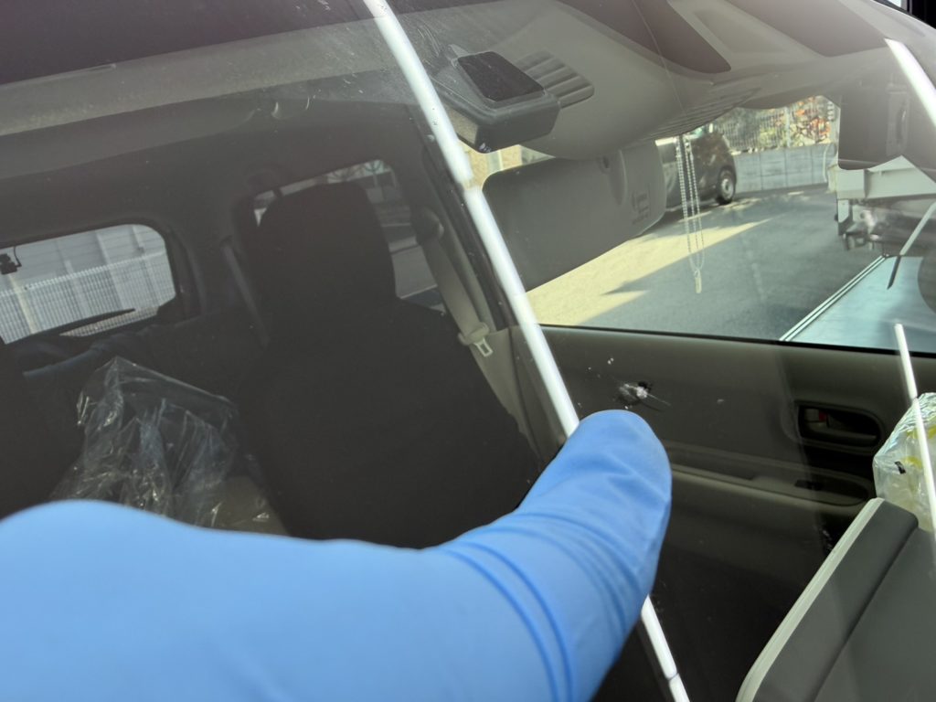 栃木県のお客様にフロントガラス飛び石修理　ラパン【nexus株式会社】