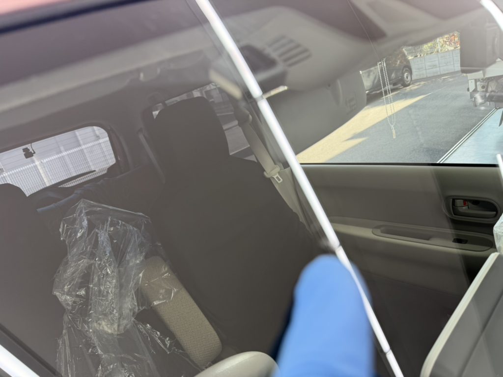 栃木県のお客様にフロントガラス飛び石修理　ラパン【nexus株式会社】