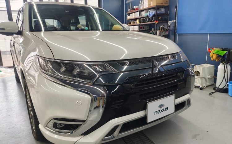 倉敷市のお客様にフロントガラス飛び石修理　アウトランダー【nexus株式会社】