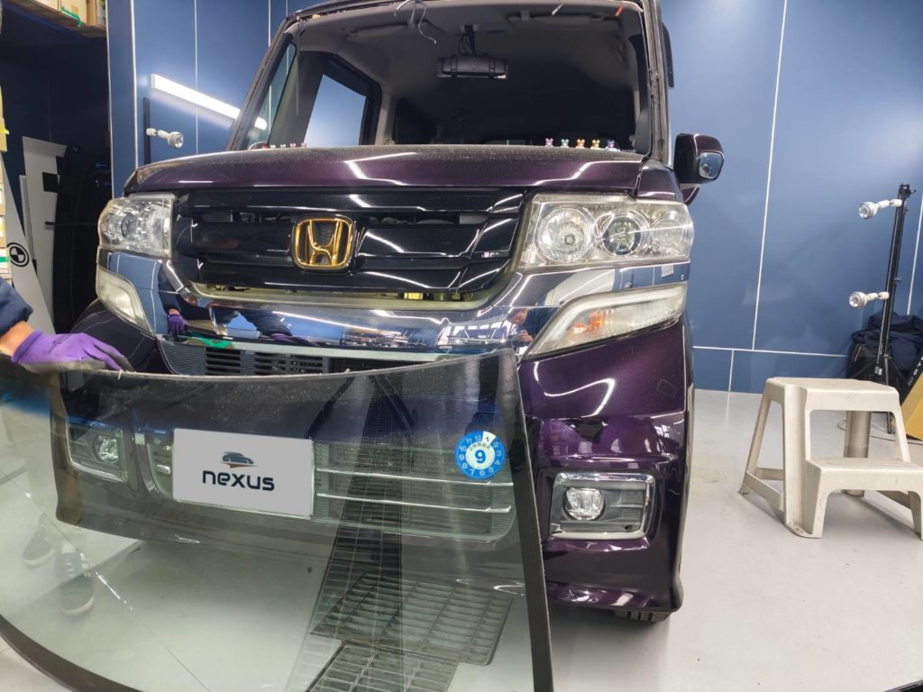 岡山市のお客様にフロントガラス交換 N-BOX【nexus株式会社】