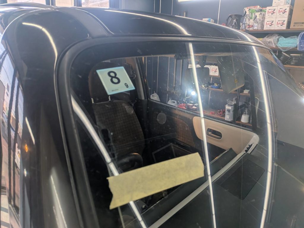 勝田郡勝央町のお客様にフロントガラス交換　モコ【nexus株式会社】