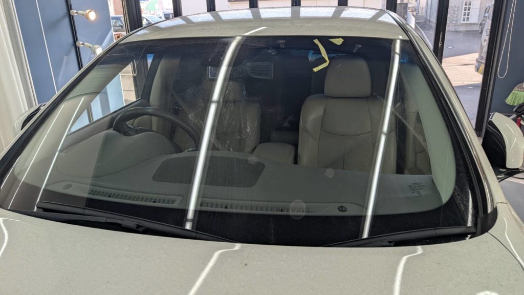 倉敷市のお客様にフロントガラス交換 フーガ【nexus株式会社】