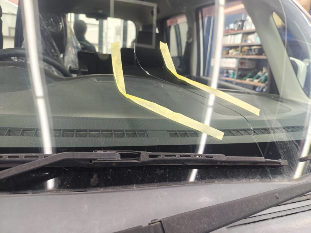 岡山市のお客様にフロントガラス交換　デリカD2【nexus株式会社】