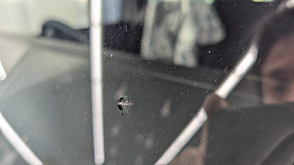 浅口郡里庄町のお客様にフロントガラス飛び石修理 ハスラー【nexus株式会社】