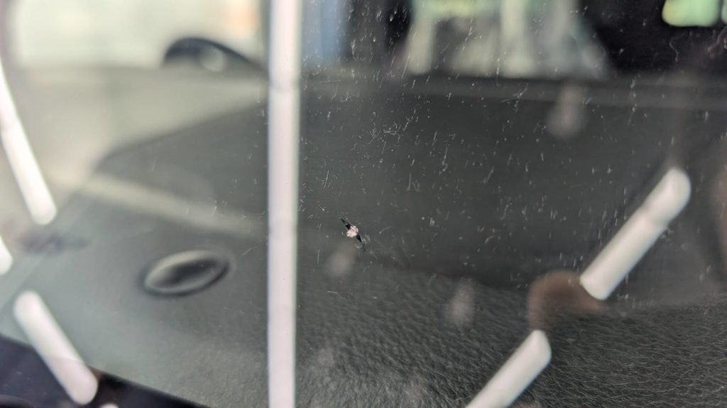 浅口郡里庄町のお客様にフロントガラス飛び石修理 ハスラー【nexus株式会社】