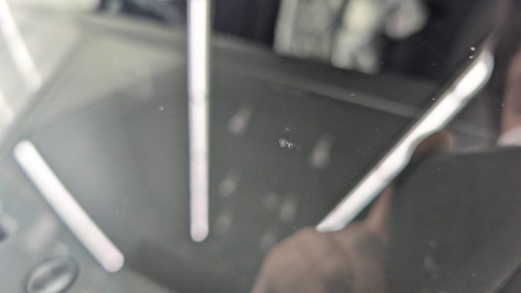 浅口郡里庄町のお客様にフロントガラス飛び石修理 ハスラー【nexus株式会社】