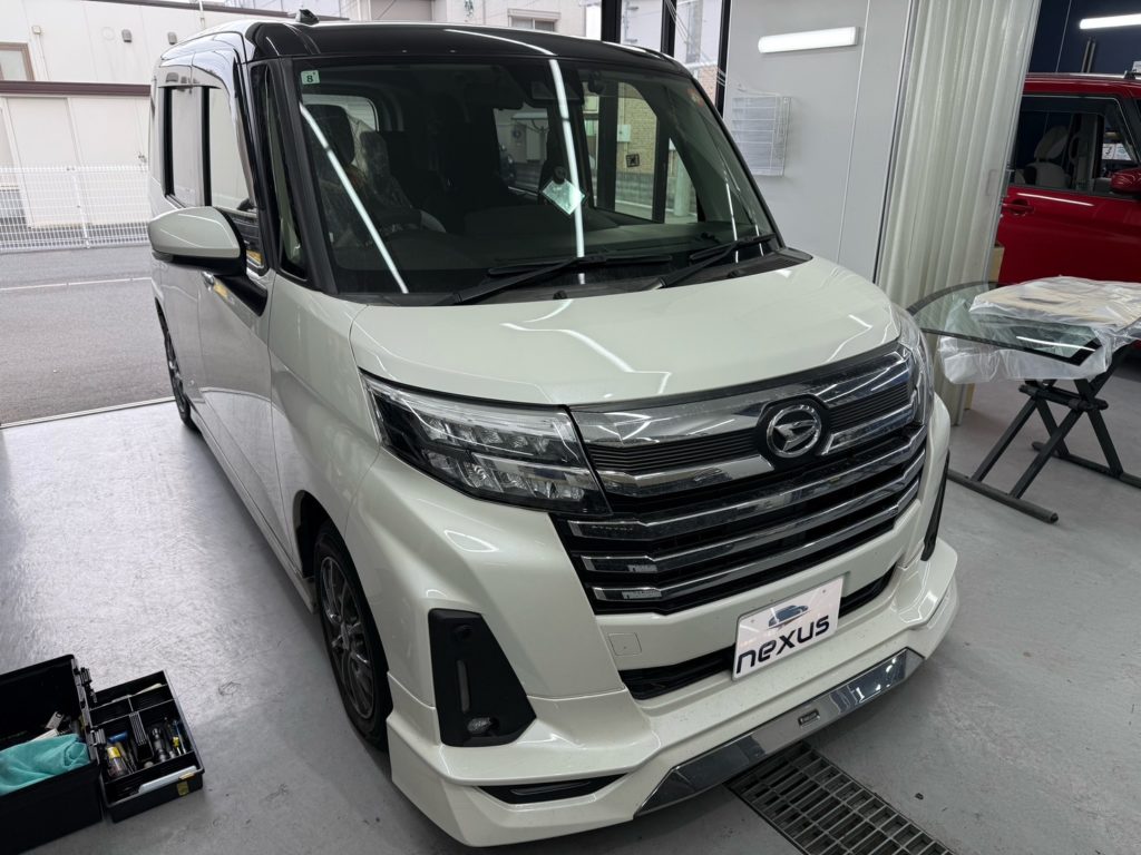 東京都のお客様にフロントガラス飛び石修理 トール【nexus株式会社】