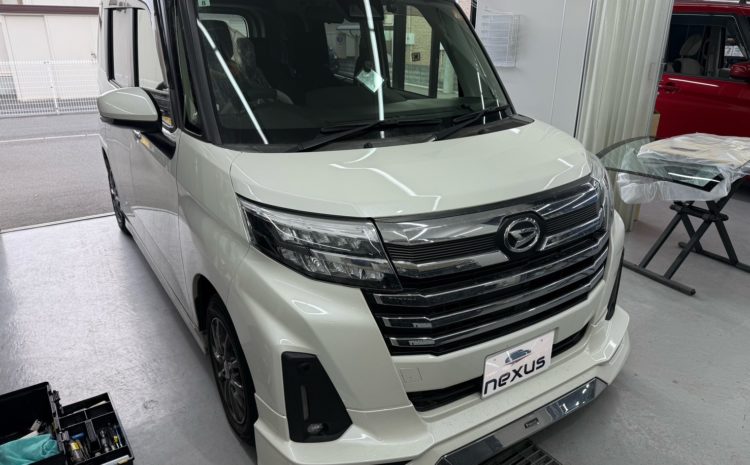 東京都のお客様にフロントガラス飛び石修理　トール【nexus株式会社】
