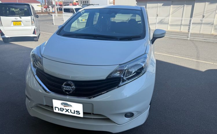 岡山市のお客様にフロントガラス飛び石修理　ノート【nexus株式会社】