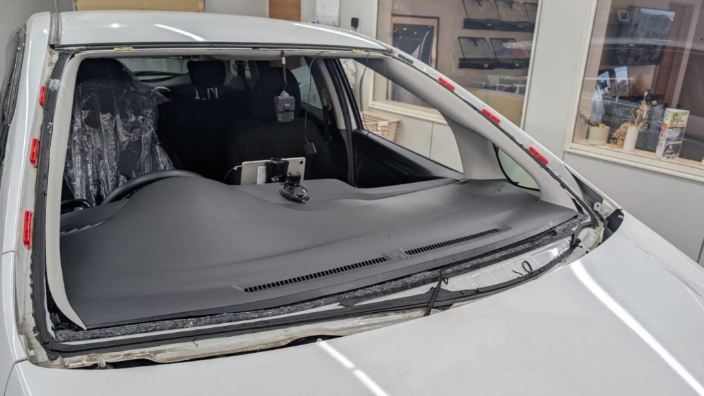 岡山市のお客様にフロントガラス交換　シャトル【nexus株式会社】