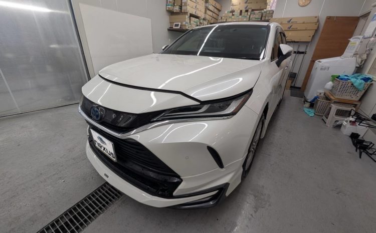 福山市のお客様にフロントガラス交換　ハリアー【nexus株式会社】