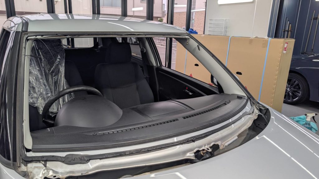 高松市のお客様にフロントガラス交換　スイフト【nexus株式会社】