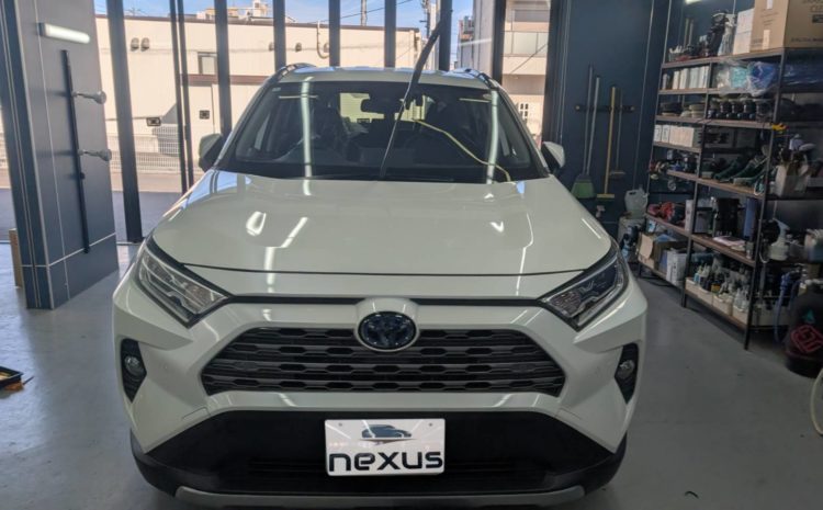 倉敷市のお客様にフロントガラス交換　RAV4【nexus株式会社】