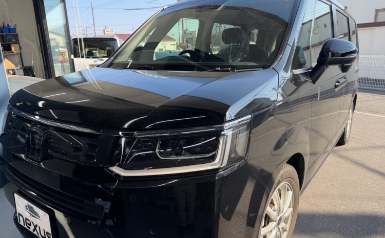 広島市のお客様にフロントガラス飛び石修理　ステップワゴン【nexus株式会社】