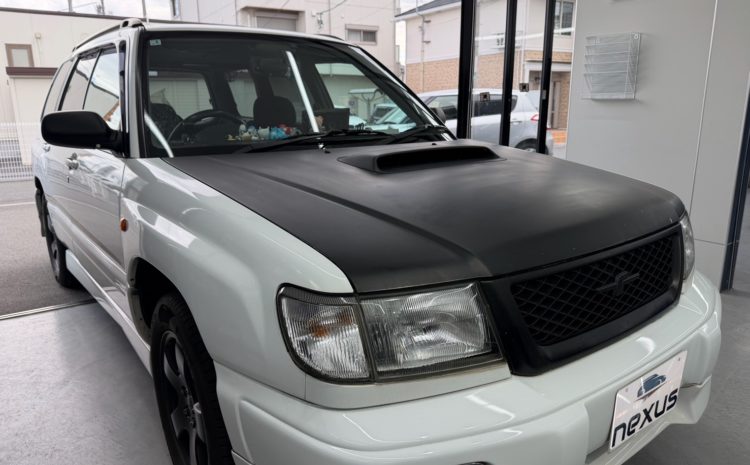 玉野市のお客様にフロントガラス飛び石修理　フォレスター【nexus株式会社】