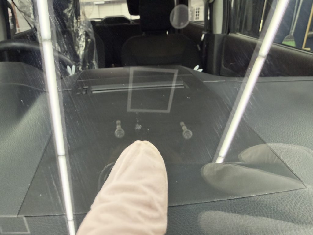 岡山市のお客様にフロントガラス飛び石修理　ルークス【nexus株式会社】